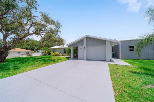 405 Ridgecrest Dr, Punta Gorda, FL, 33982-8524 | Card Image