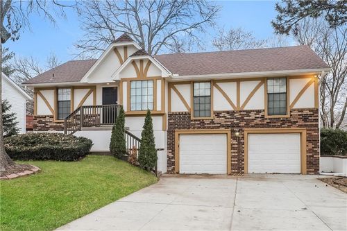 3710 Ne Chapel Dr, Lee's Summit, MO, 64064-1927 | Card Image
