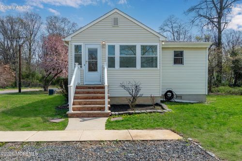 7 Patterson Street, Red Bank, NJ, 07701 | Card Image