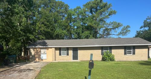 5736 Eastwood Dr, Moss Point, MS, 39563-6018 | Card Image