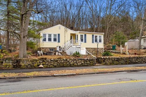 111 Den Quarry Rd, Lynn, MA, 01904-1565 | Card Image