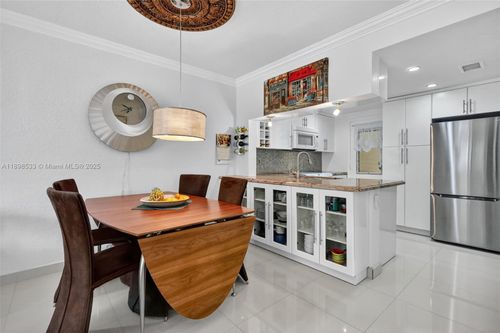 apt-103-17090 Ne 14th Ave, North Miami Beach, FL, 33162-2825 | Card Image