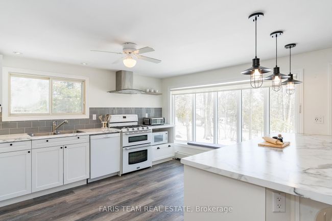 336 Peek A Boo Trail, House other with 6 bedrooms, 2 bathrooms and 4 parking in Tiny ON | Image 5