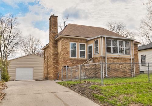 3917 8th Street, Des Moines, IA, 50313 | Card Image