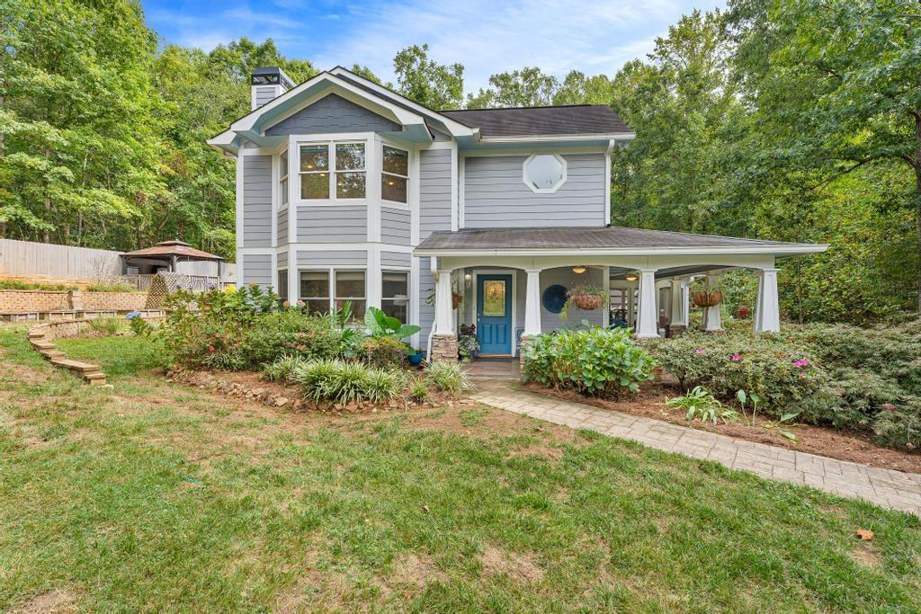 Thomas Dr, Hoschton, GA 30548