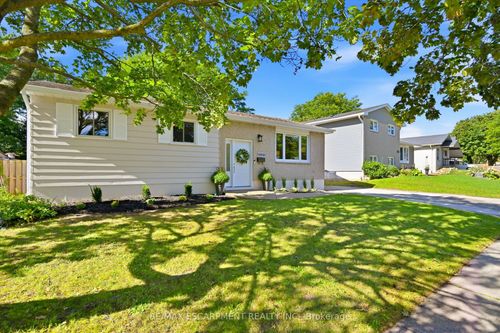 2120 Cavendish Dr, Burlington, ON, L7P1Z3 | Card Image