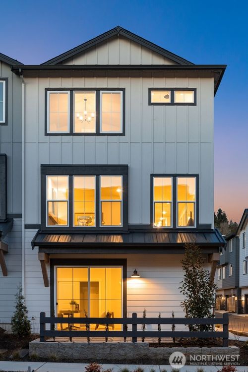 14323 149th Pl Ne, Woodinville, WA, 98072-6284 | Card Image