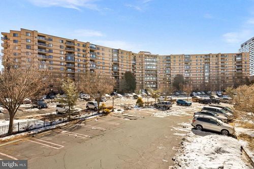 unit-118-8340 Greensboro Dr, MCLEAN, VA, 22102-3535 | Card Image