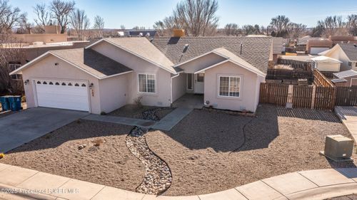 104 Park Cir, Bloomfield, NM, 87413-5616 | Card Image