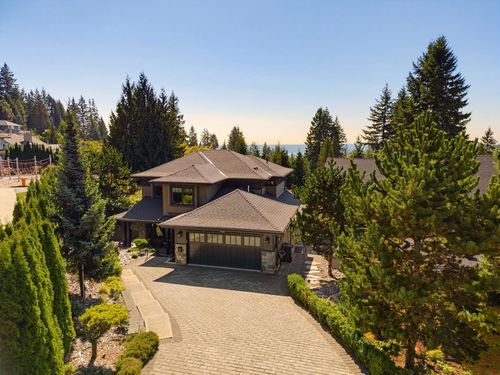 285 Monteray Avenue, North Vancouver, BC, V7N3E7 | Card Image