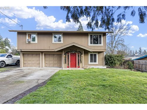 2133 Nw Watters St, Roseburg, OR, 97471-1783 | Card Image