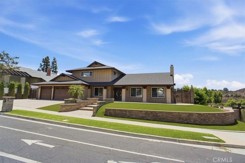 334 W Avenida De Las Flores, Thousand Oaks, CA, 91360-1805 | Card Image