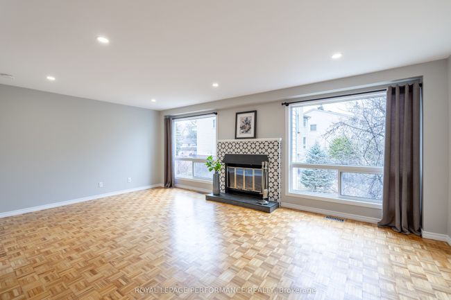 6917 Du Bois Ave, Condo with 3 bedrooms, 3 bathrooms and 2 parking in Orleans ON | Image 12