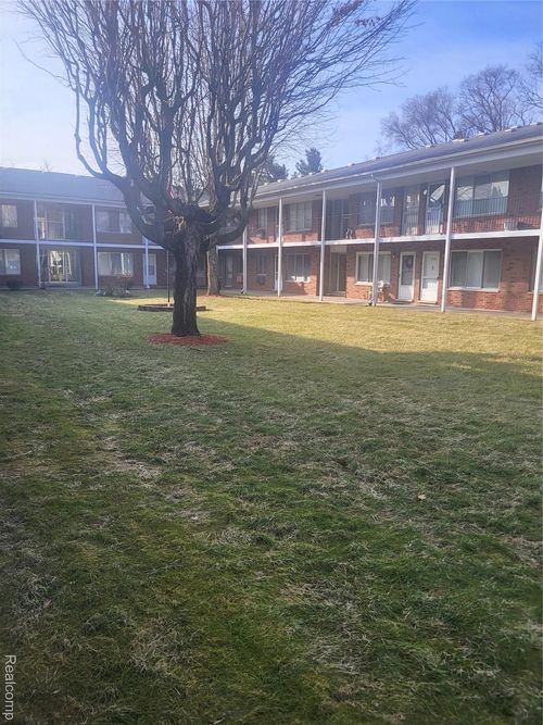 apt-116-19160 Winston St, Detroit, MI, 48219-1692 | Card Image