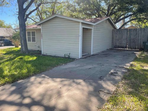 1801 W Commerce Street, San Saba, TX, 76877 | Card Image