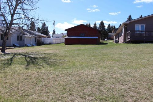 1122 Pine St, Custer, SD, 57730-2411 | Card Image
