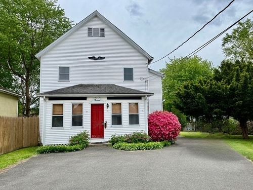 13 Florence St, Chicopee, MA, 01013-1407 | Card Image