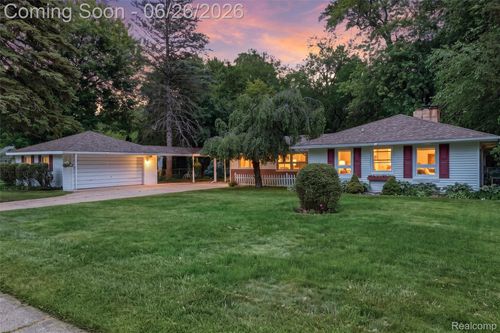32425 Cloverdale Ave, Farmington, MI, 48336-4009 | Card Image