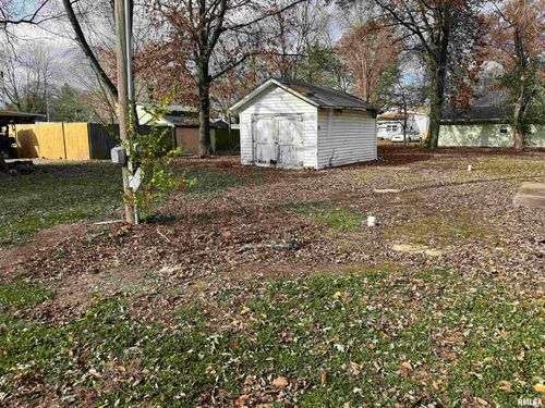 602 W 3rd St, Flora, IL, 62839-1208 | Card Image