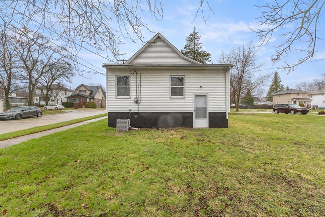 261 Detroit St, House other with 2 bedrooms, 1 bathrooms and null parking in Trenton MI | Image 40