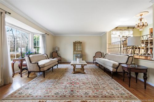 14 Loewen Ct, Rye, NY, 10580-2823 | Card Image