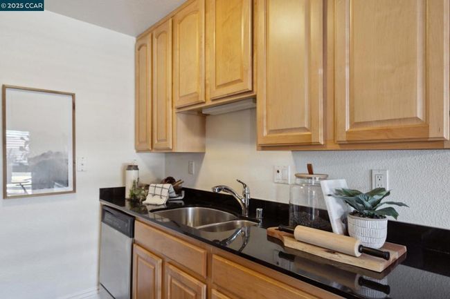 APT-109 - 155 Sharene Ln, Condo with 1 bedrooms, 1 bathrooms and 1 parking in Walnut Creek CA | Image 16