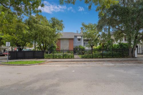 405 Sw 11th Ave, Miami, FL, 33130-2407 | Card Image
