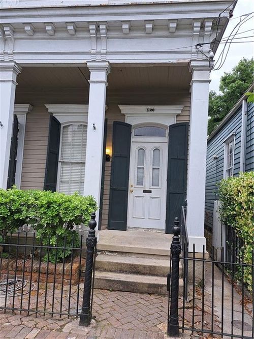 1120 8th Street, New Orleans, LA, 70115 | Card Image