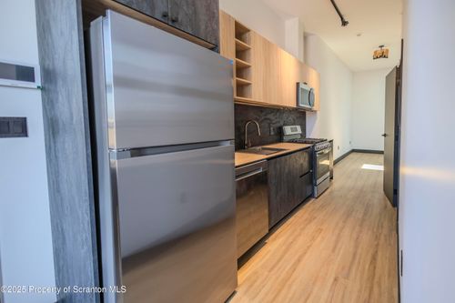 117 Penn Ave, Scranton, PA, 18503-2015 | Card Image