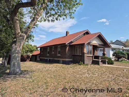 1008 9th St, Wheatland, WY, 82201-2611 | Card Image
