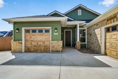 225 Iron Gate, Pleasanton, TX, 78064-4550 | Card Image