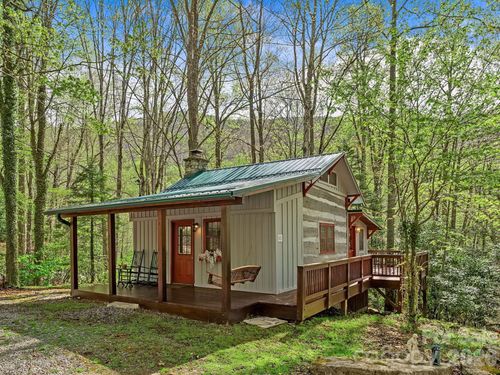 82 Honeymoon Ln, Maggie Valley, NC, 28751-6747 | Card Image
