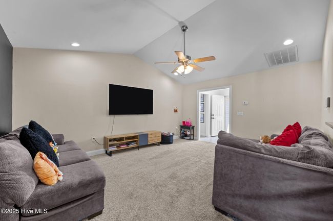 101 Falcon Landing Ct, House other with 3 bedrooms, 2 bathrooms and 3 parking in New Bern NC | Image 4