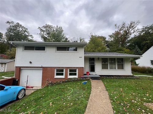 28842 Oring Rd, North Olmsted, OH, 44070-2433 | Card Image