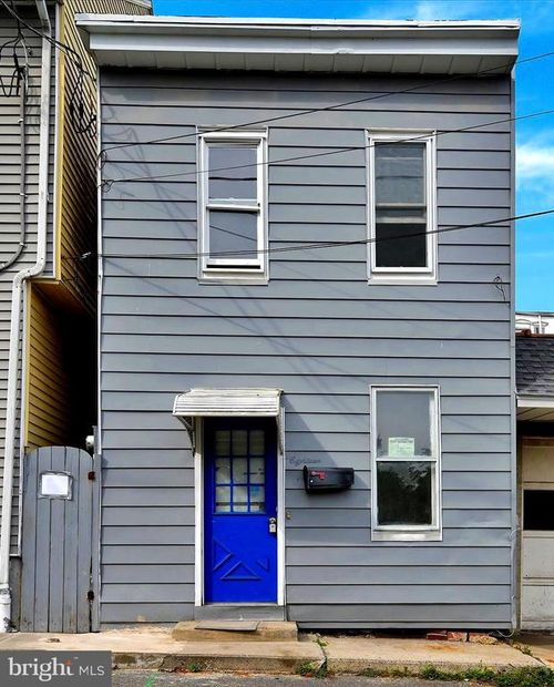 18 S Lehigh St, SHENANDOAH, PA, 17976-2329 | Card Image