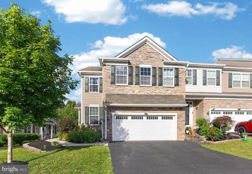271 Fairfield Cir W, ROYERSFORD, PA, 19468-2859 | Card Image