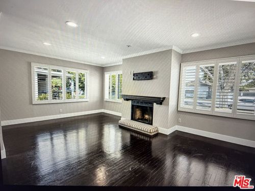 18148 Hartland St, Reseda, CA, 91335 | Card Image