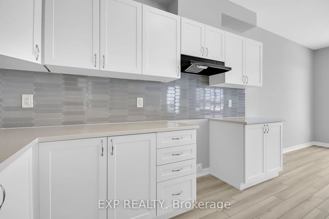 301 Cornflower Row, House attached with 3 bedrooms, 3 bathrooms and 1 parking in Richmond ON | Image 7