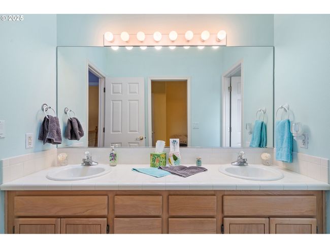 3010 Sw Phyllis Dr, House other with 4 bedrooms, 3 bathrooms and 3 parking in Gresham OR | Image 27
