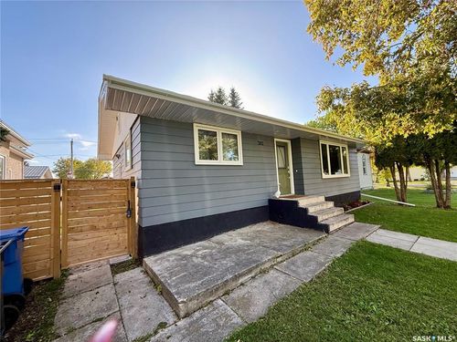 265 5th Avenue W, Melville, SK, S0A2P0 | Card Image