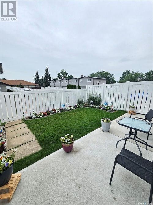 10-1292 Gordon Rd, Moose Jaw, SK, S6H3E5 | Card Image