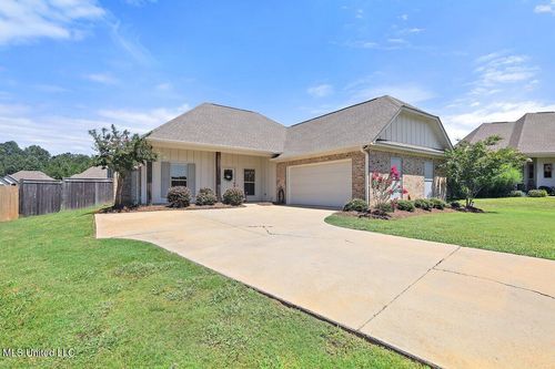 807 Barrington Ct, Brandon, MS, 39042-2381 | Card Image