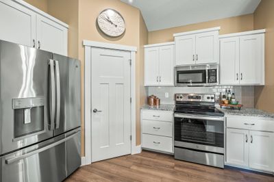 Stainless steel appliances | Image 3