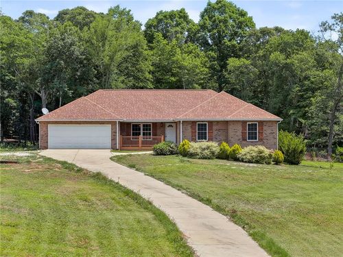402 Renee Rd, Pendergrass, GA, 30567-2746 | Card Image