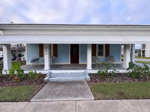 700 Fisher St, Morehead City, NC, 28557-3844 | Card Image