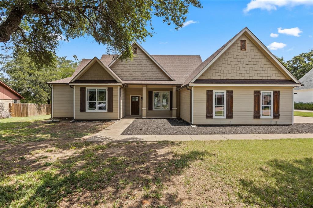 Apache Ct, Granbury, TX 76049