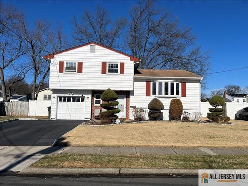 79 Winding Rd, Iselin, NJ, 08830-2134 | Card Image
