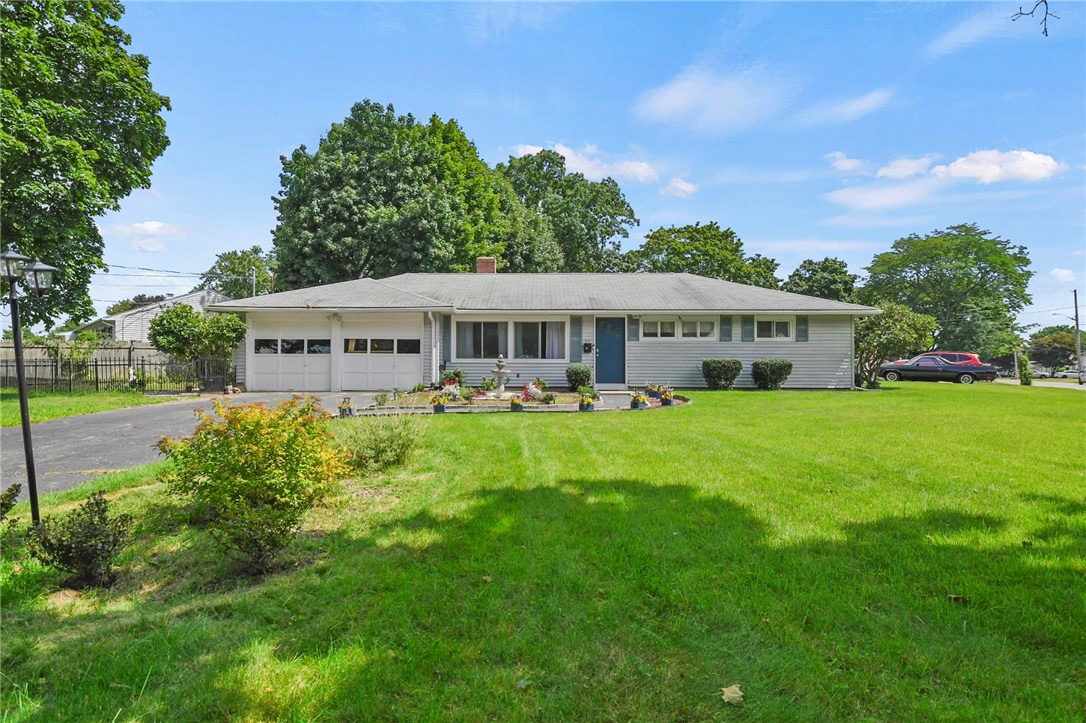 Riley Dr, Riverside, RI 02915