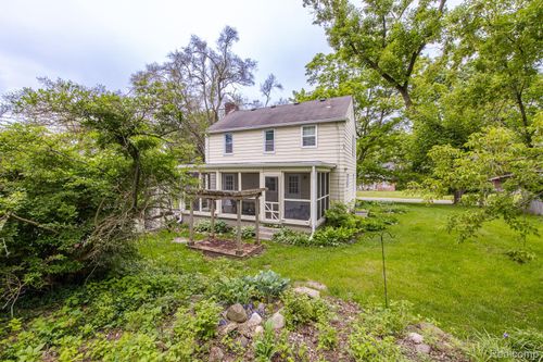 3070 Old Orchard Dr, Waterford, MI, 48328-3650 | Card Image