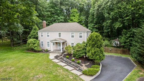 11 Laurel Ln, Morris Plains, NJ, 07950-3216 | Card Image